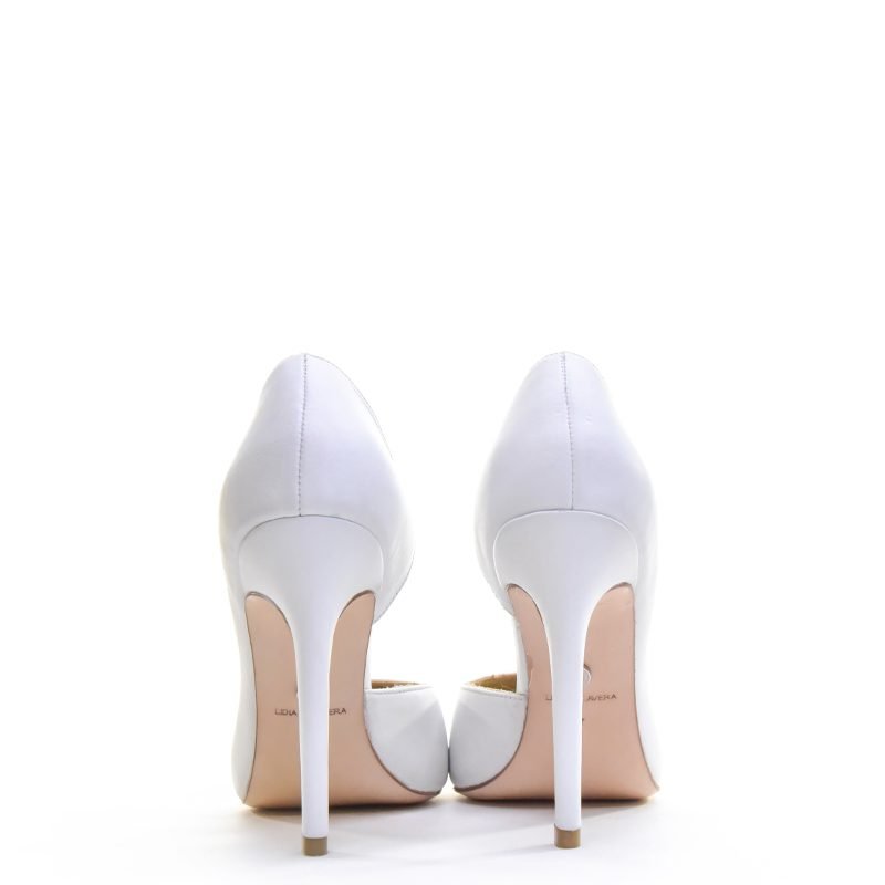 white pointed toe pump, wide width